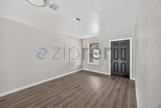 Foto del edificio - 10707 Shaenview