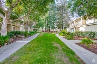 Building Photo - 1225 Crescent Terrace