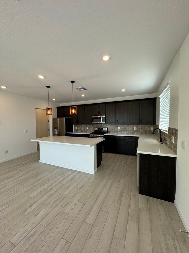 Foto del edificio - BRAND NEW HOME IN PHOENIX