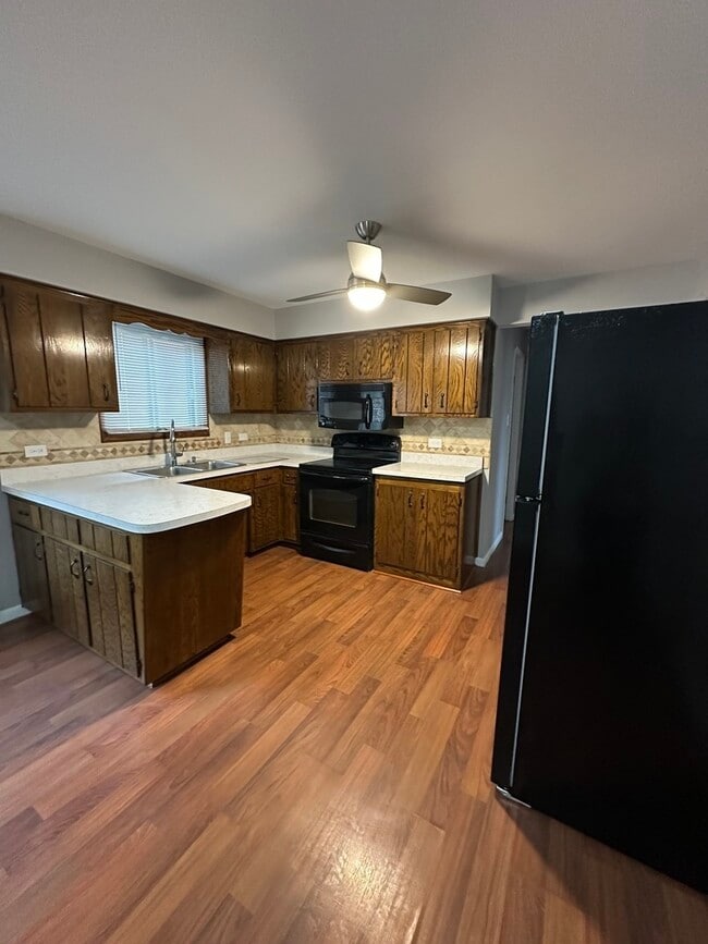 Building Photo - 6334 W 65th St