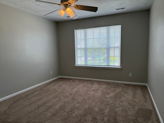 Foto del edificio - WOODBRIDGE POINTE