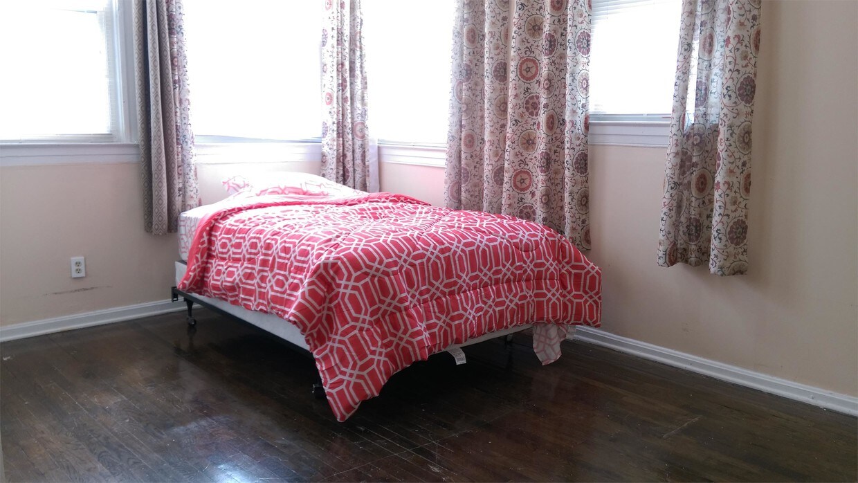 Foto principal - 4031 Fairview Ave