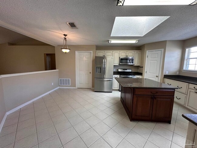 Foto del edificio - 703 Marlin Spike Dr