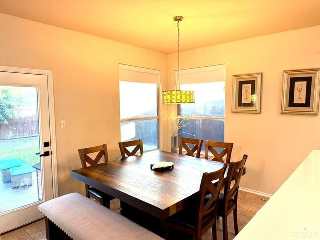 Building Photo - 15 El Sendero Ct