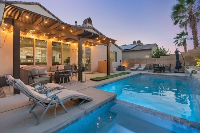 Building Photo - 84066 Olona Ct