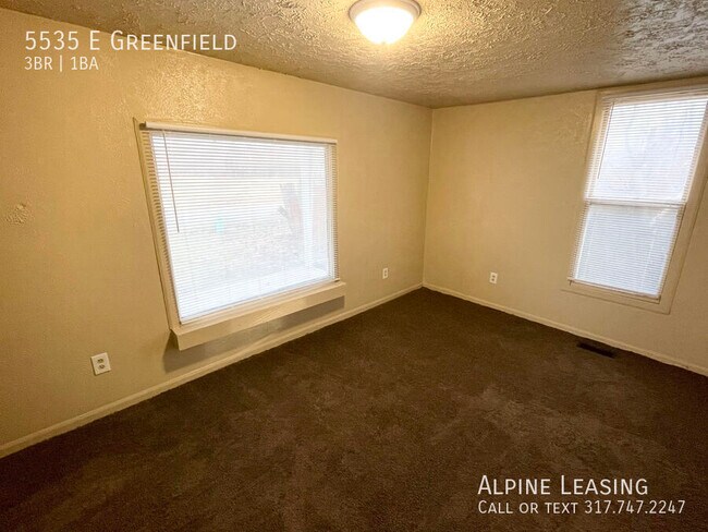 Foto del edificio - 3 Bedroom around the corner from popular C...