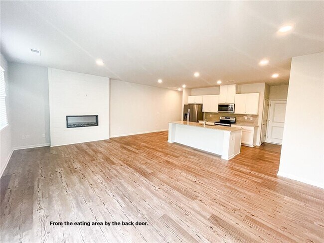 Building Photo - 128 Founders Dr