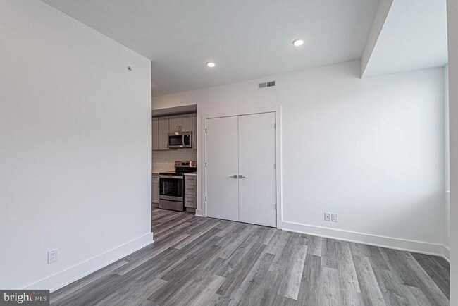 Building Photo - 1245 Ridge Ave