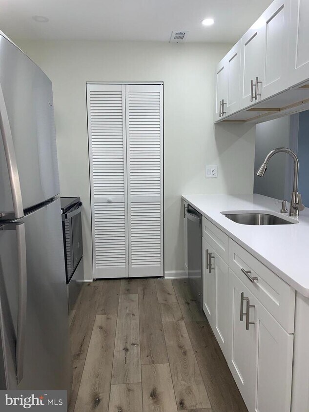 801 The Woods, Cherry Hill, NJ 08003 Room for Rent in Cherry Hill, NJ