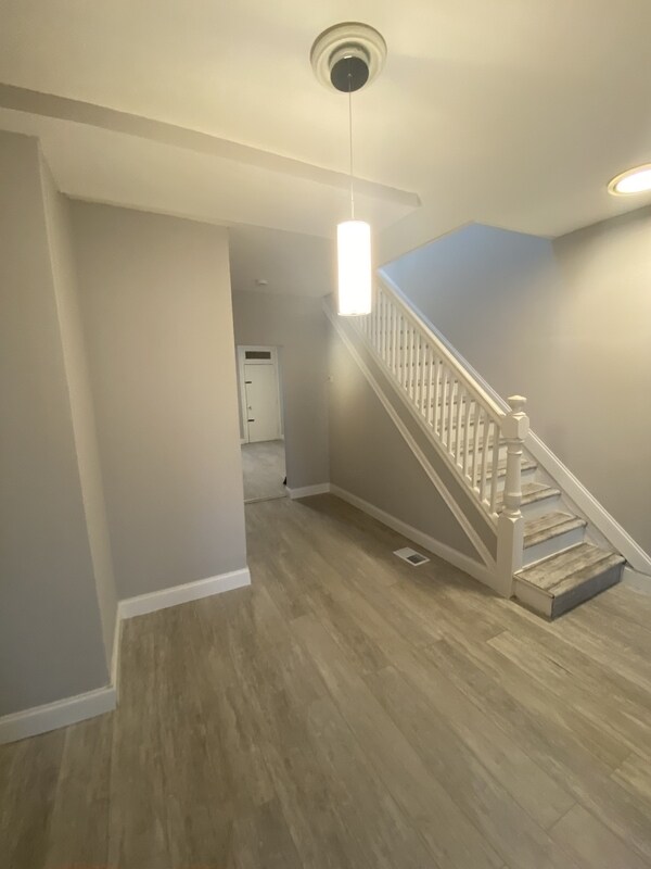 Foto del edificio - 424 Ilchester Ave