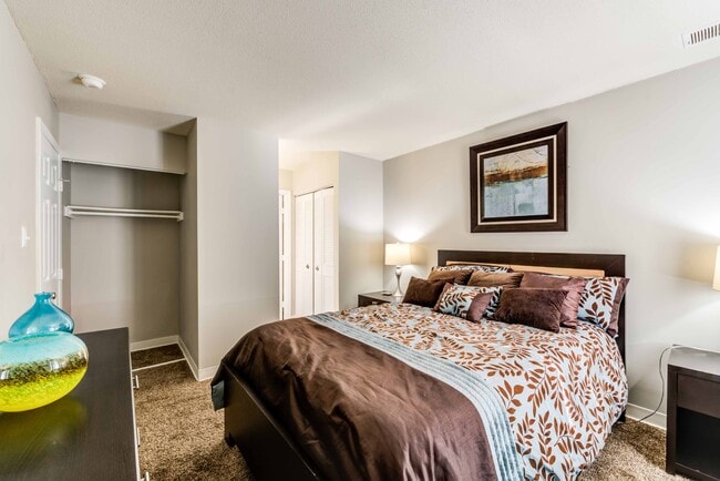 Building Photo - Deercross Apartments