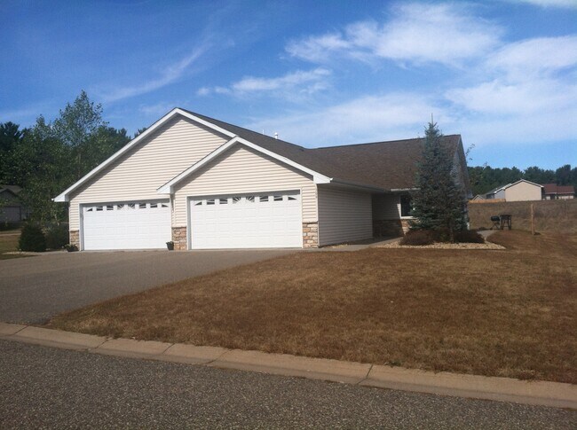 Building Photo - 309 Evergreen Dr