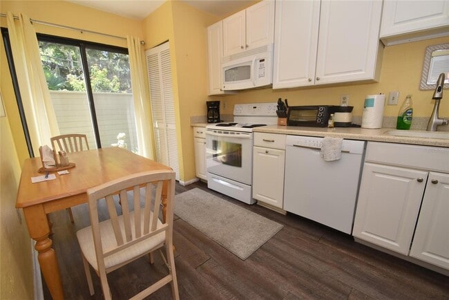 Foto del edificio - 1516 Pelican Cove Rd