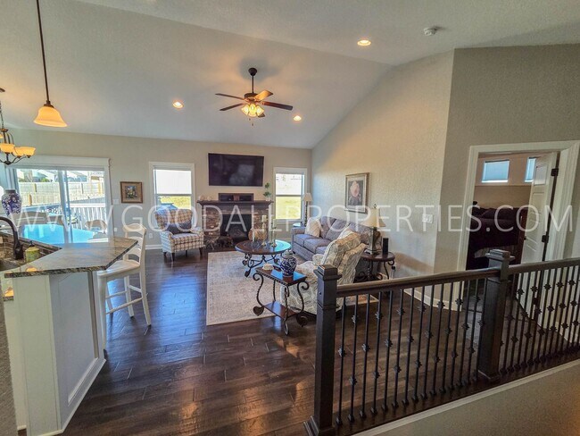 Foto del edificio - 3 Bed 3 Car Home in Adel