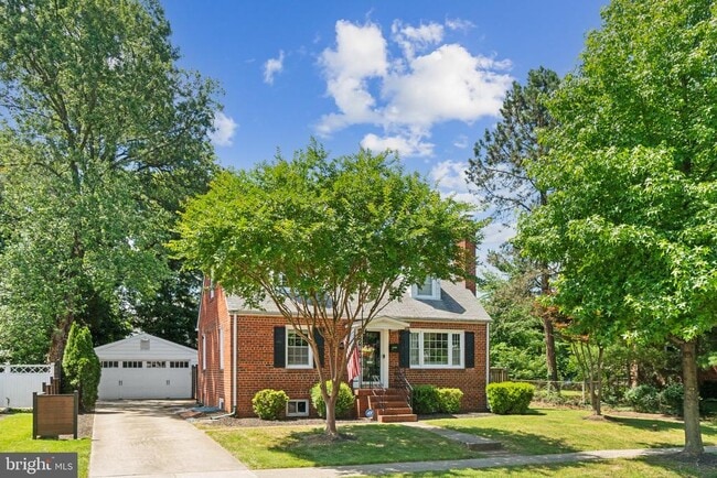 Foto del edificio - 5802 Ryland Dr