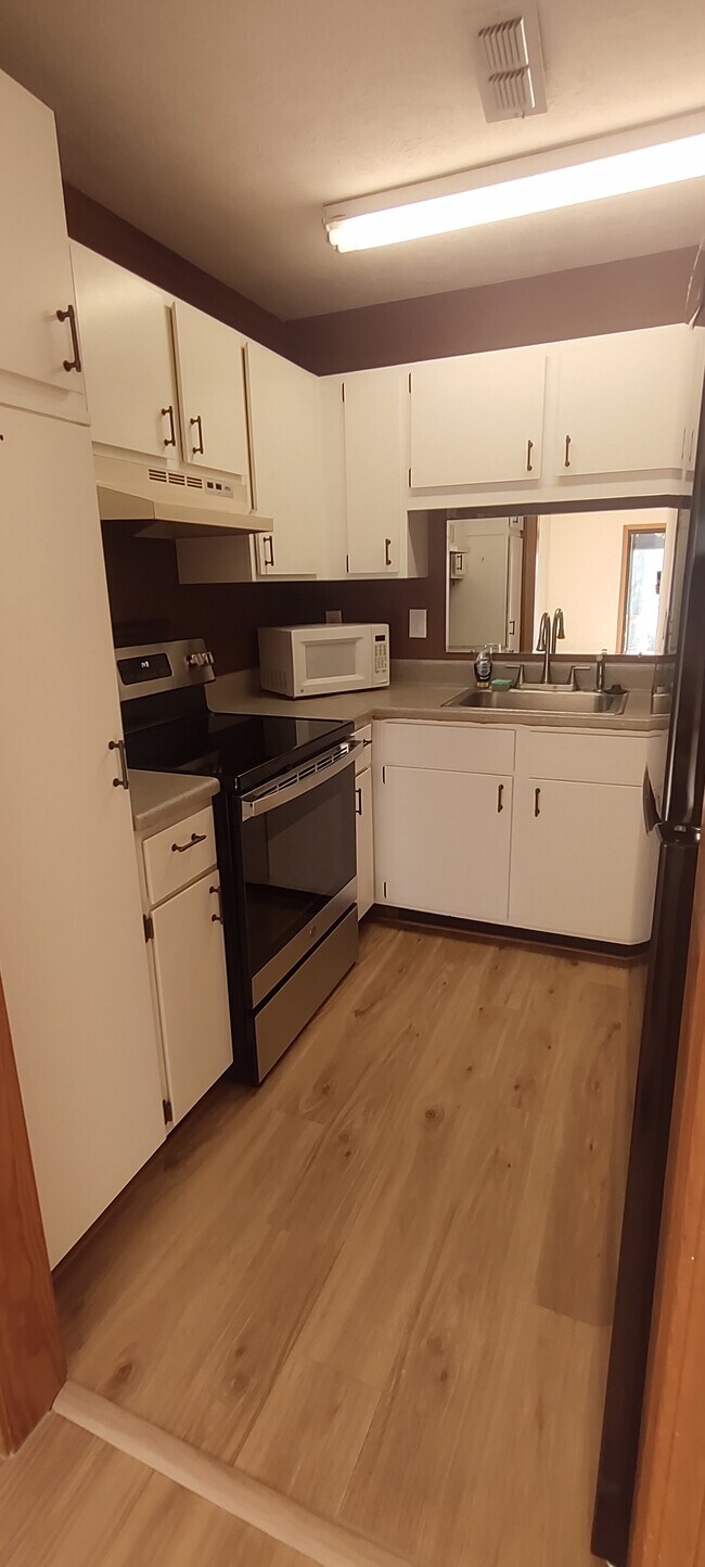 Foto del edificio - 521 Courtwood Ln