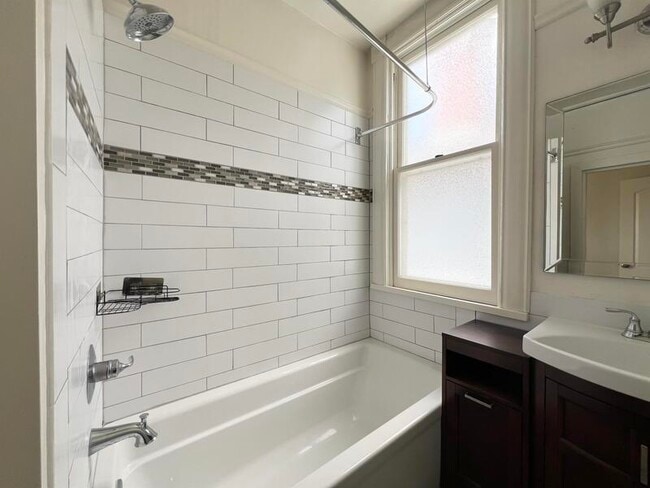 Photo - 615 S 900 E, House