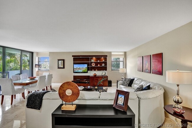 Building Photo - 1361 S Ocean Blvd