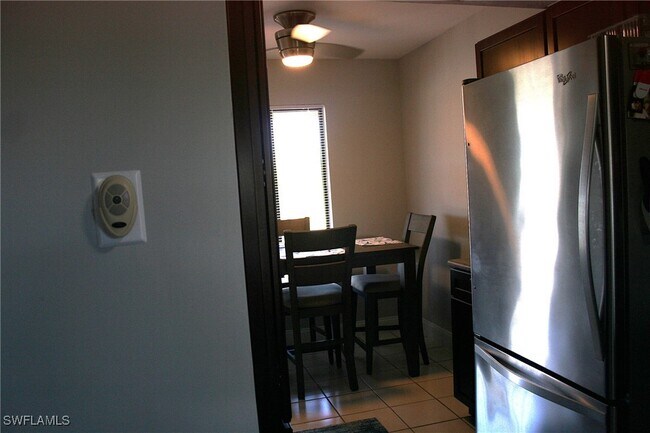 Foto del edificio - 15160 Riverbend Blvd