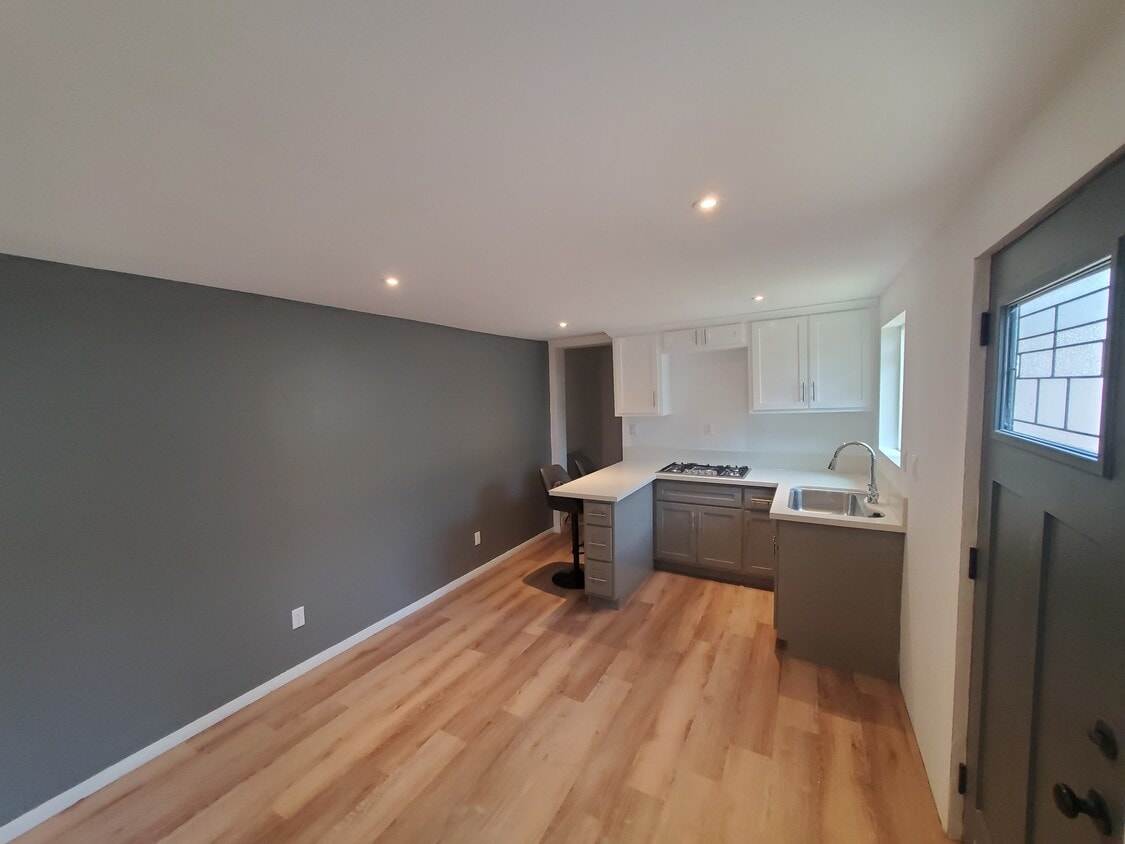 Photo - 437 W Regent St (Inglewood, CA)