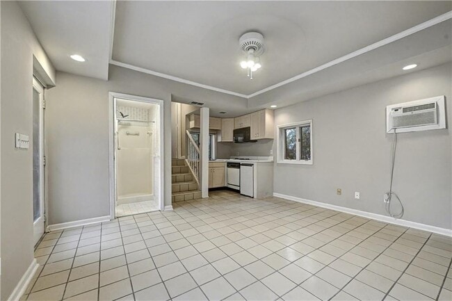 Foto del edificio - 2008 Shalimar Dr NE