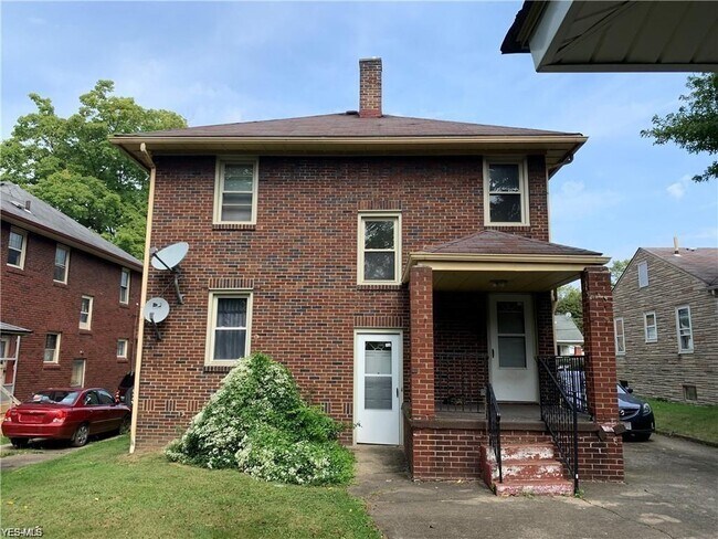Building Photo - 135 E Philadelphia Ave