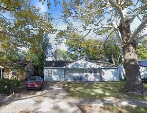 Building Photo - 3010 McCrarey Dr