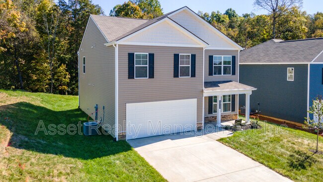 Building Photo - 2019 Southwood Cir