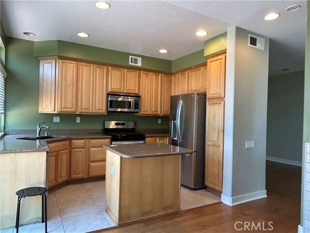 Foto del edificio - 912 S Lone Pine Ln