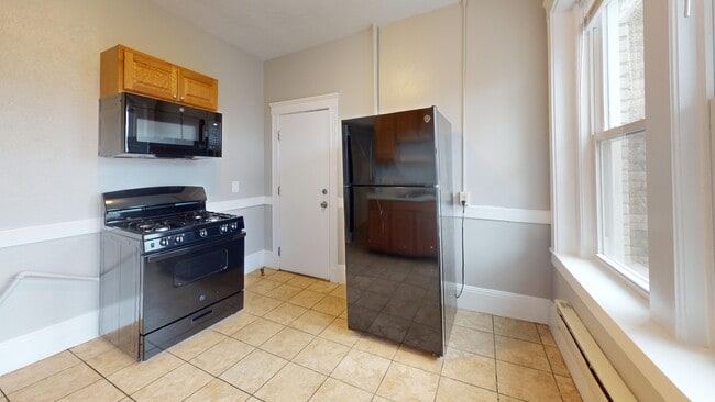 Building Photo - 12 American Legion Hwy