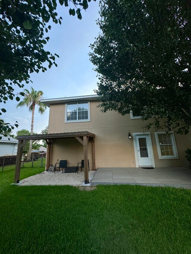 Building Photo - 265 Chipola Cove