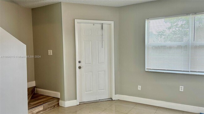 Foto del edificio - 5917 SW 36th Ct