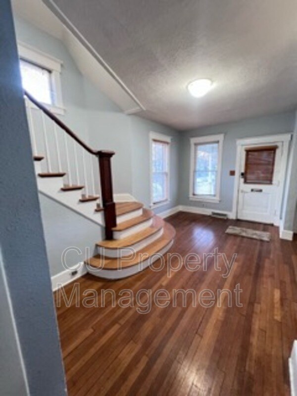 Foto del edificio - 611 W California Ave