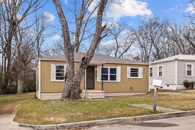 Building Photo - 7216 Paris Ave