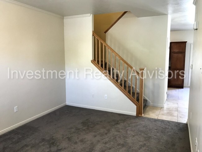 Foto del edificio - 3 bed 2.5 Townhome is Draper!