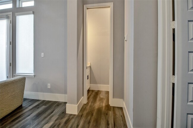 Building Photo - 811 Paul Quinn St