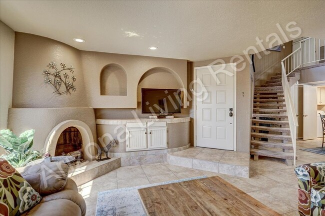 Building Photo - FURNISHED CONDO WITH POOL