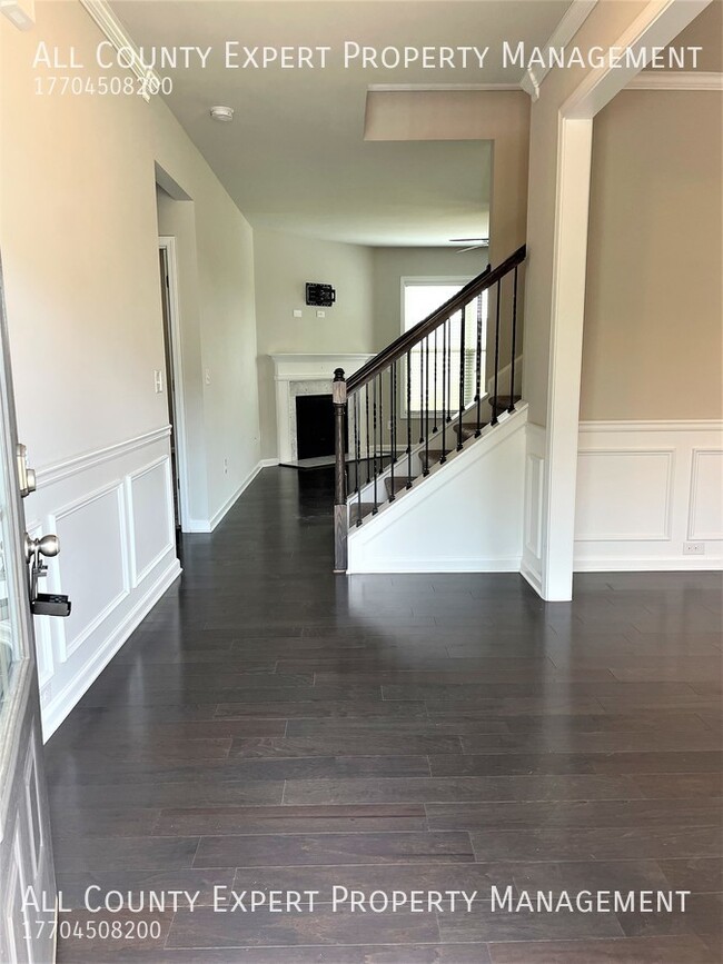 Building Photo - 4845 Frontier Dr