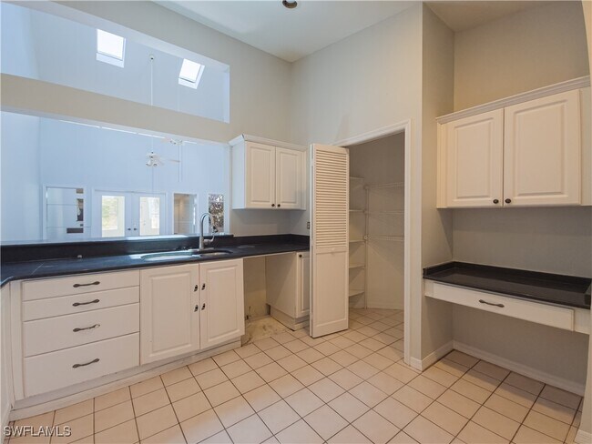 Foto del edificio - 607 Brookwood Pl