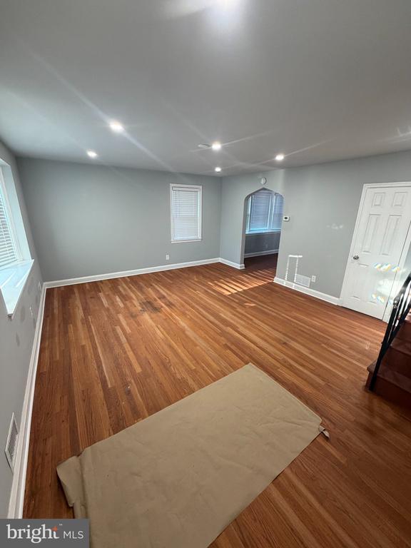 Building Photo - 6207 Pioneer Dr