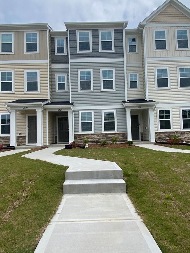 Building Photo - Room in Townhome on Kasota Ln
