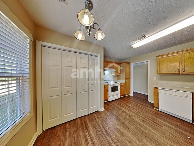 Foto del edificio - 125 Sanders Walk