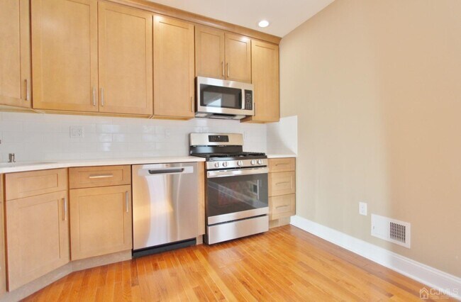 Foto del edificio - 36 Brookside Ave