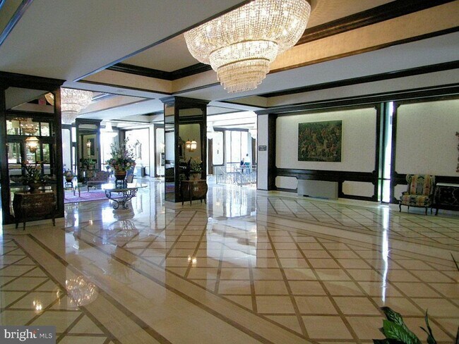 Foto del edificio - 5225 Pooks Hill Rd