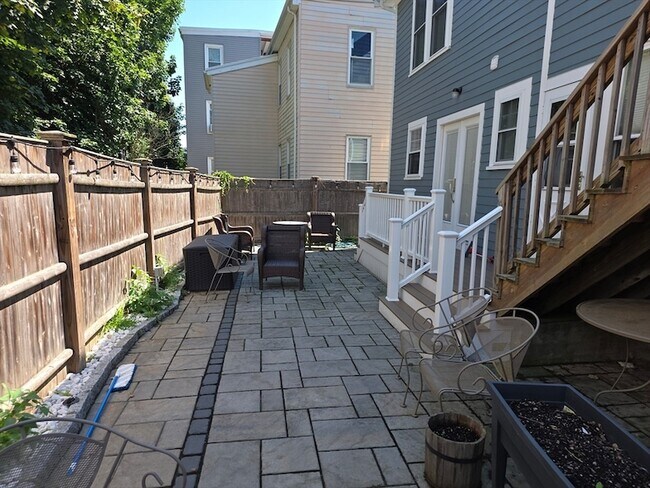 Foto del edificio - 68 Nahant Ave