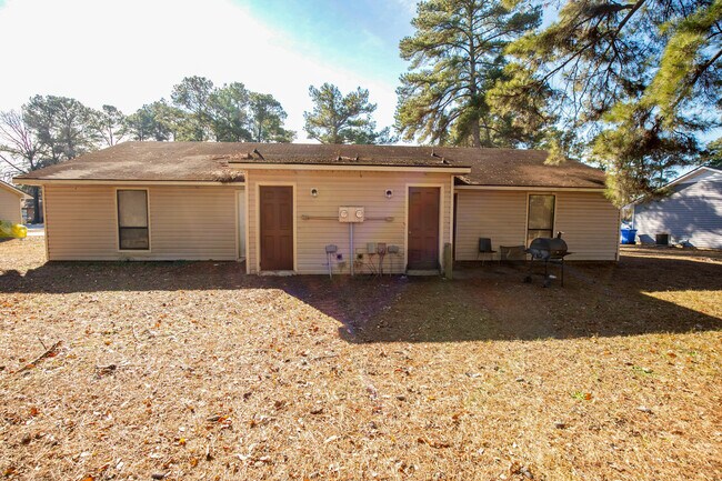 Foto del edificio - 6448 Rockford Dr