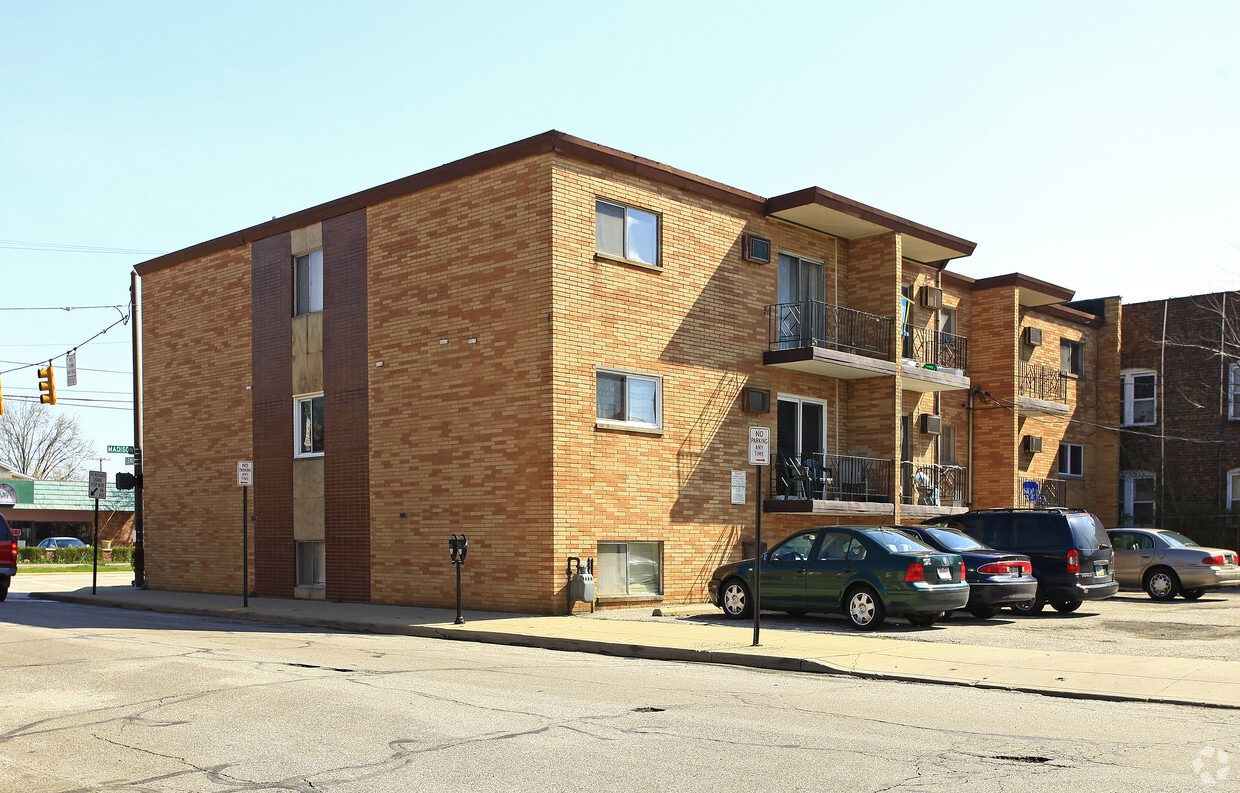 13395 Madison Ave, Lakewood, OH 44107 Apartments in Lakewood, OH