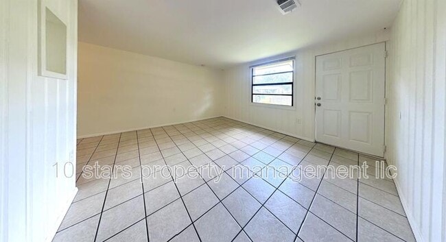 Foto del edificio - 14716 64th St N