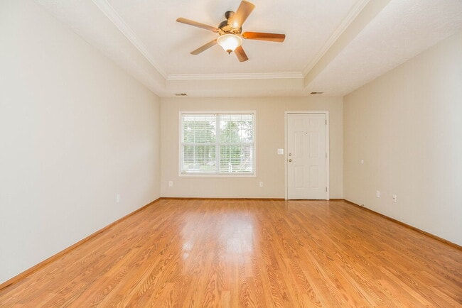 Foto del edificio - 3400 Hardwood Dr