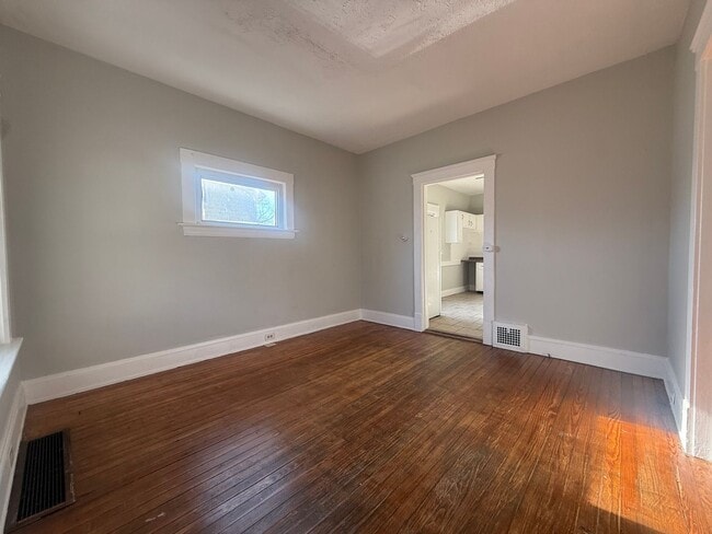 Building Photo - 4350 W 28th St